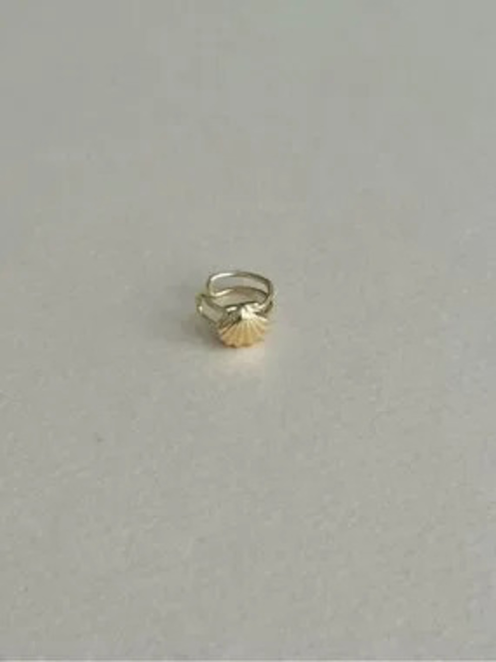 Gold?Shell ear cuff N2209